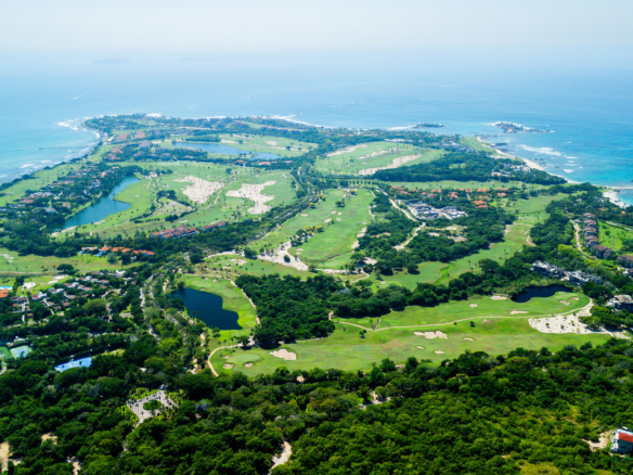 Discover why Puerto Vallarta is a golfer’s paradise, home to four of Mexico’s top 20 golf courses. Explore luxury real estate near Vista Vallarta and Punta Mita for the ultimate lifestyle.