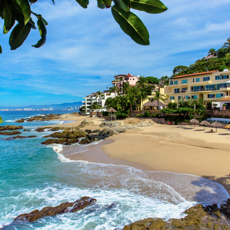 Thinking About Skipping Palm Springs? Why Canadians Are Choosing Puerto Vallarta Instead