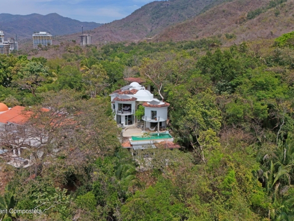 Japiahua A modern 5-bedroom luxury villa in Sierra del Mar with ocean views, infinity pool, and elegant jungle seclusion.