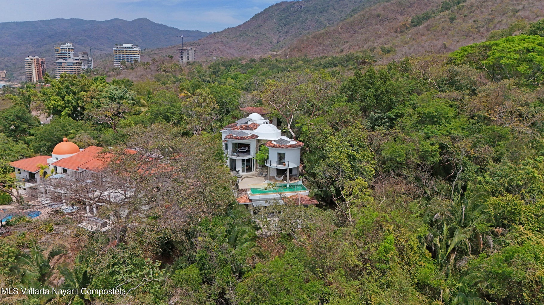 Japiahua A modern 5-bedroom luxury villa in Sierra del Mar with ocean views, infinity pool, and elegant jungle seclusion.